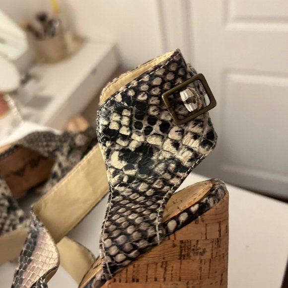 Women's MIA Snakeskin Platform Wedges size 7.5 - Picture 4 of 11